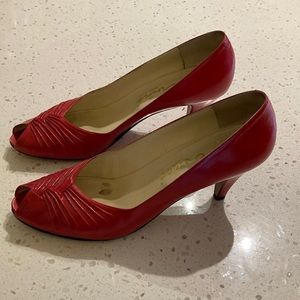 Veins Pino Pumps Size 8.5 AA